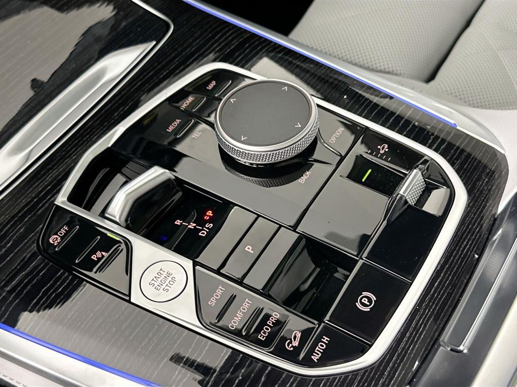 new 2026 BMW X7 car, priced at $103,855