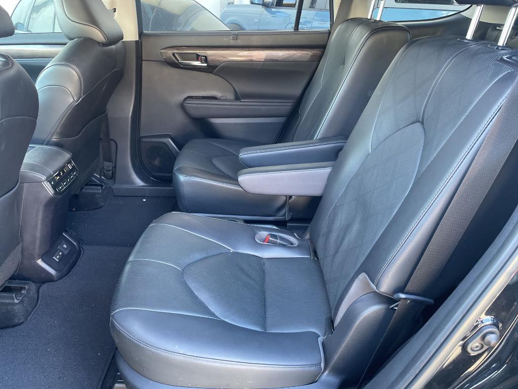 used 2023 Toyota Highlander car, priced at $36,921