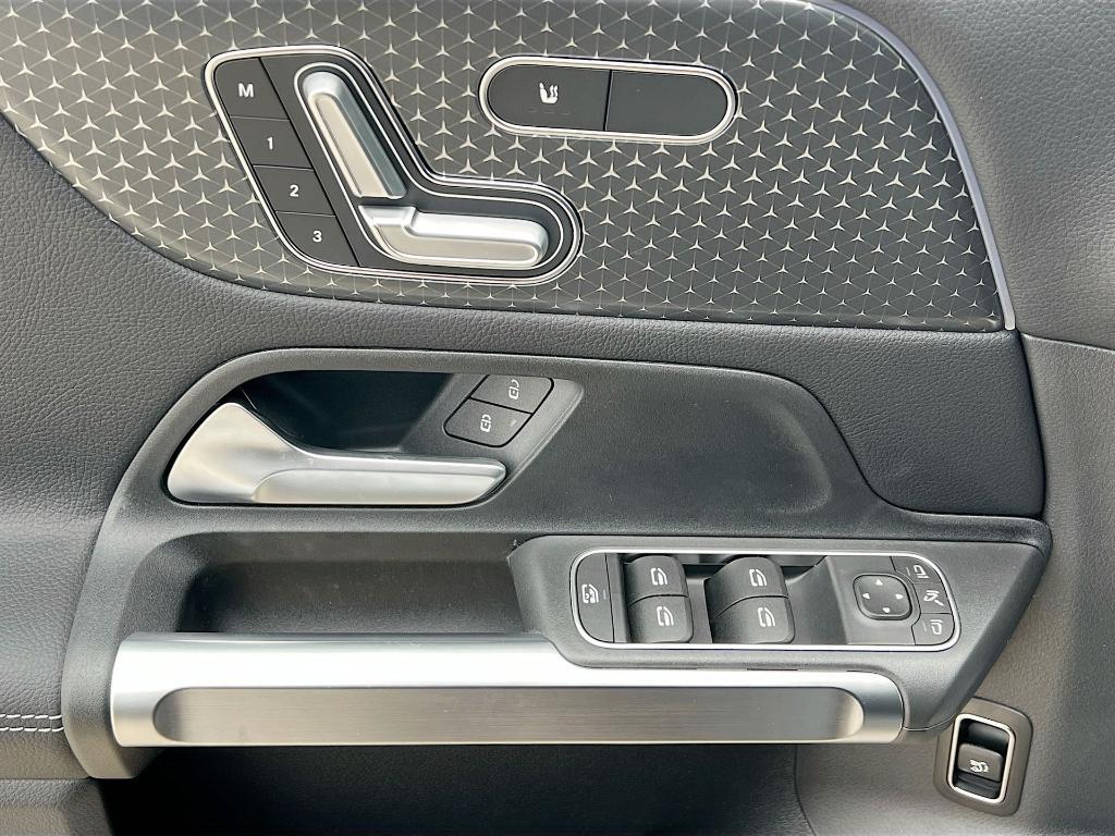 used 2025 Mercedes-Benz GLB 250 car, priced at $37,927