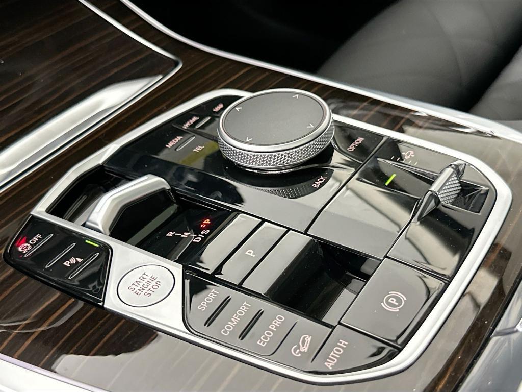 new 2026 BMW X7 car, priced at $95,795