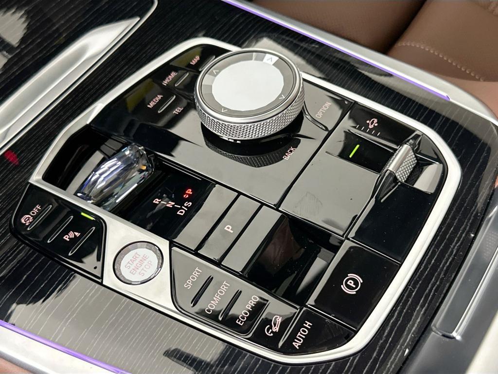 new 2026 BMW X7 car, priced at $122,610