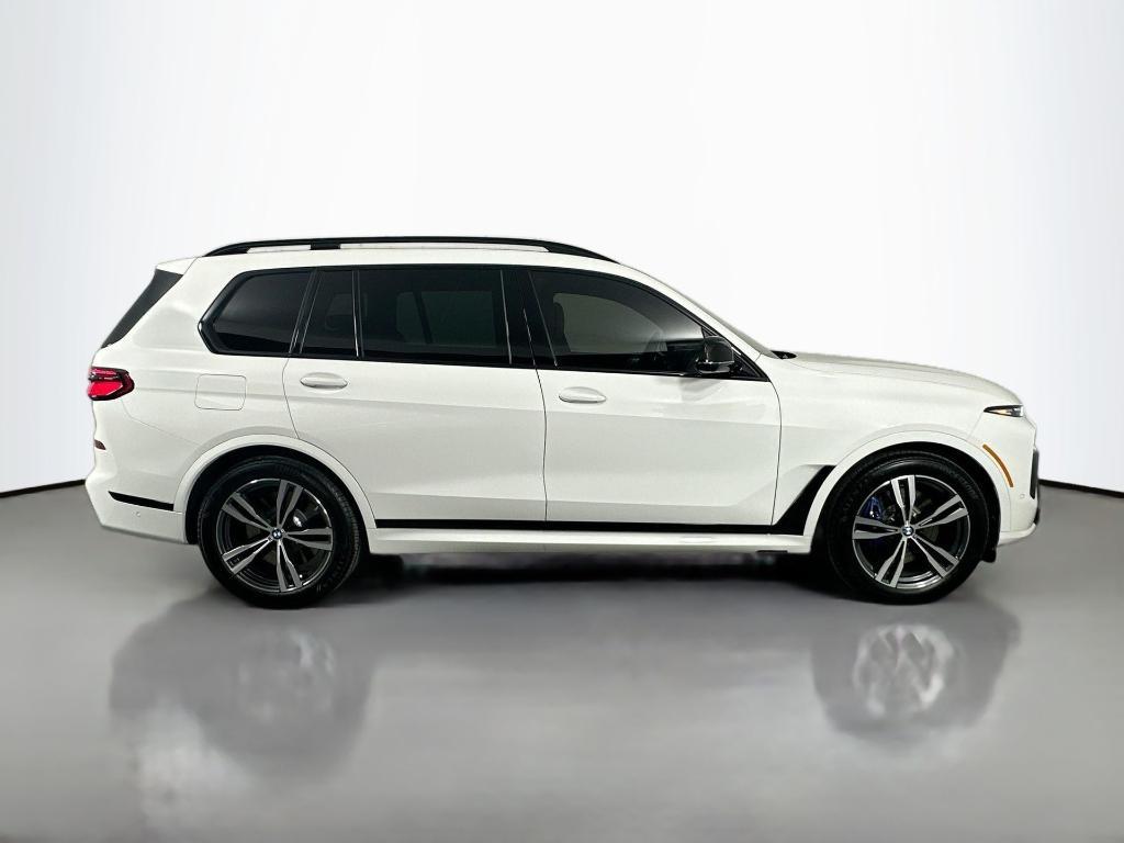 new 2026 BMW X7 car, priced at $122,610