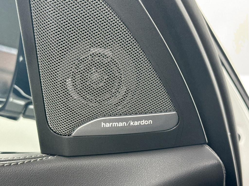 new 2026 BMW X7 car, priced at $122,610