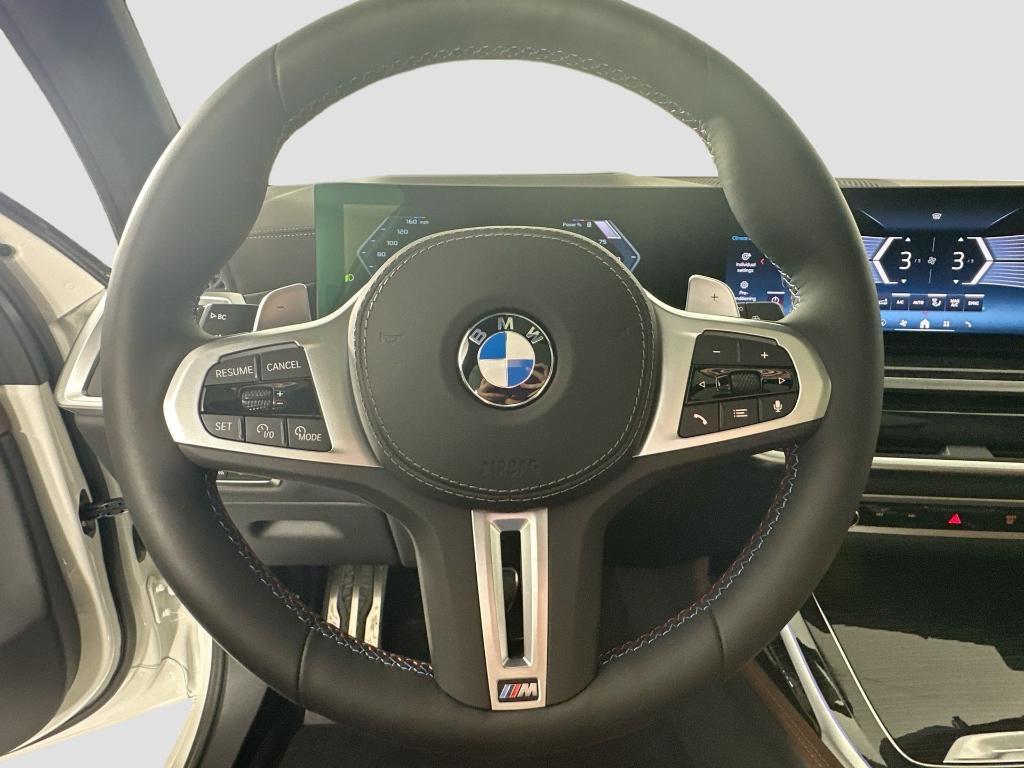 new 2026 BMW X7 car, priced at $122,610