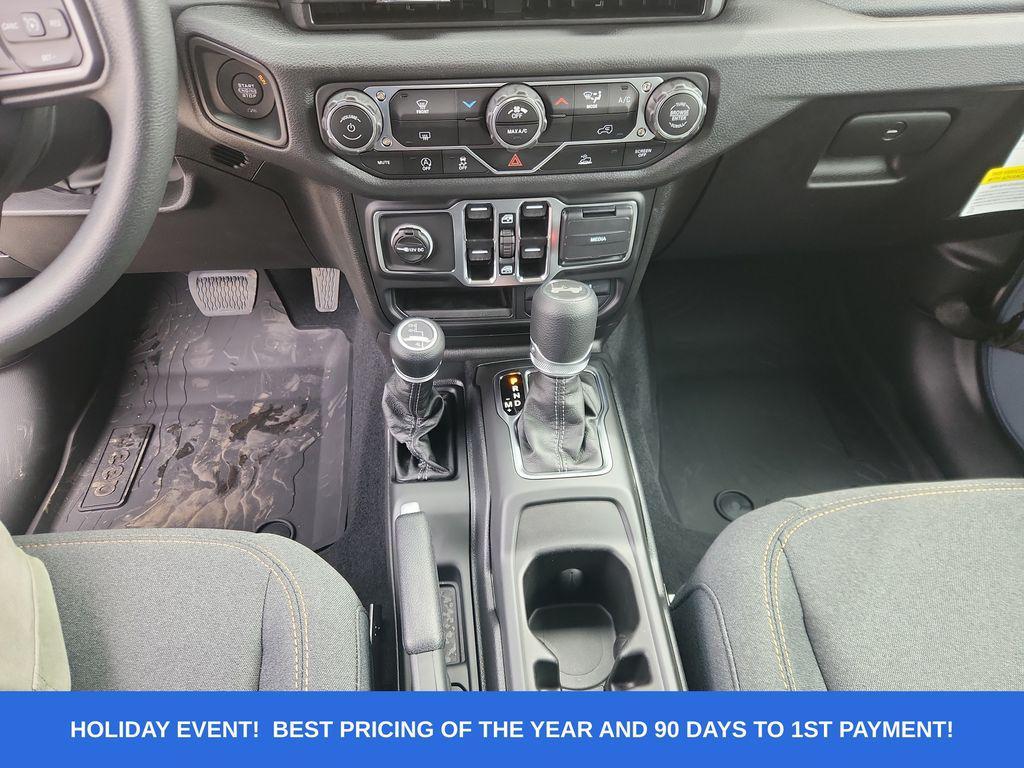 new 2025 Jeep Wrangler car, priced at $41,534