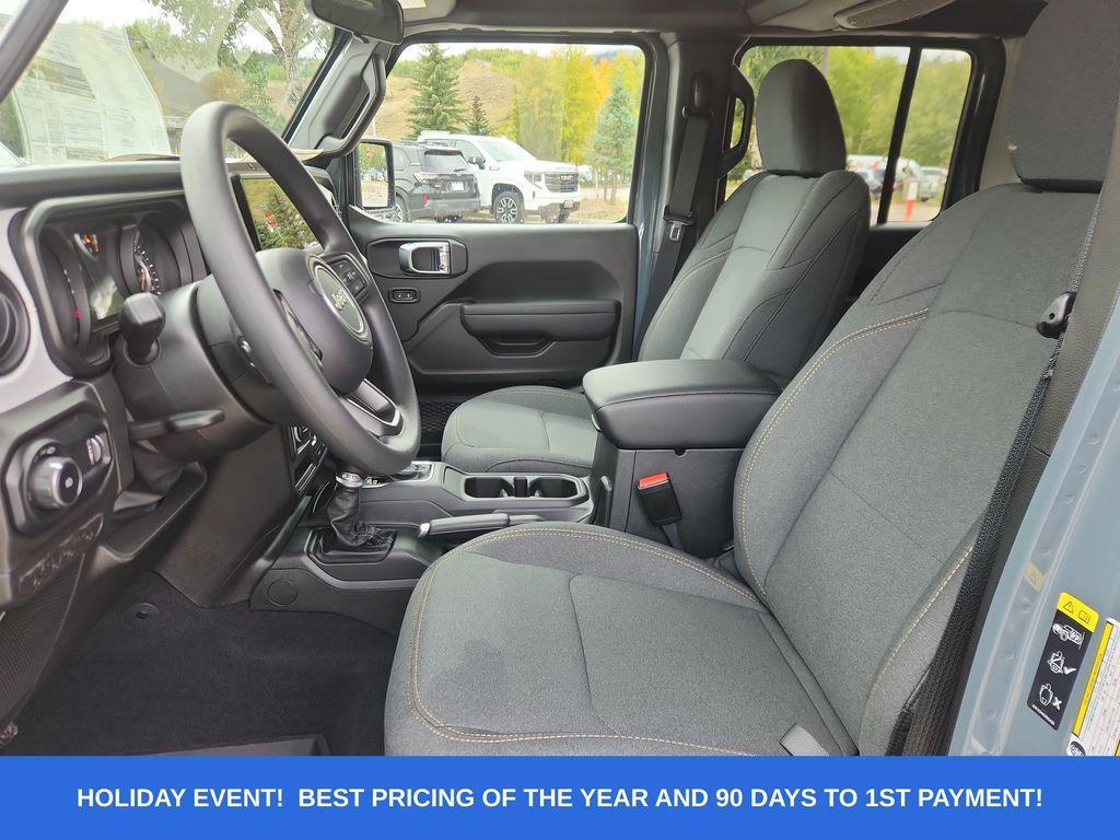 new 2025 Jeep Wrangler car, priced at $41,534