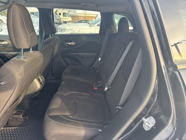 used 2015 Jeep Cherokee car, priced at $5,459