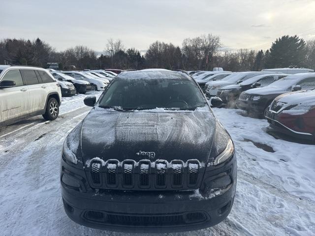 used 2015 Jeep Cherokee car, priced at $5,459