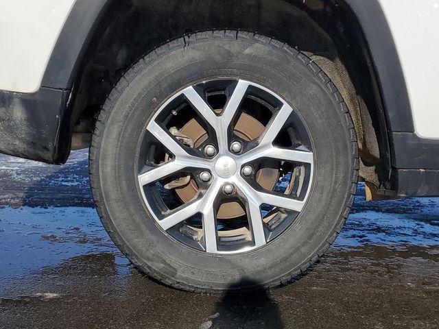 used 2024 Jeep Grand Cherokee car, priced at $28,995