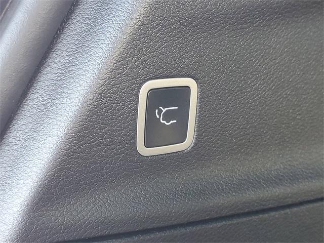 used 2025 Chrysler Pacifica car, priced at $30,280