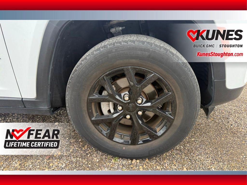 used 2024 Jeep Grand Cherokee car, priced at $29,960