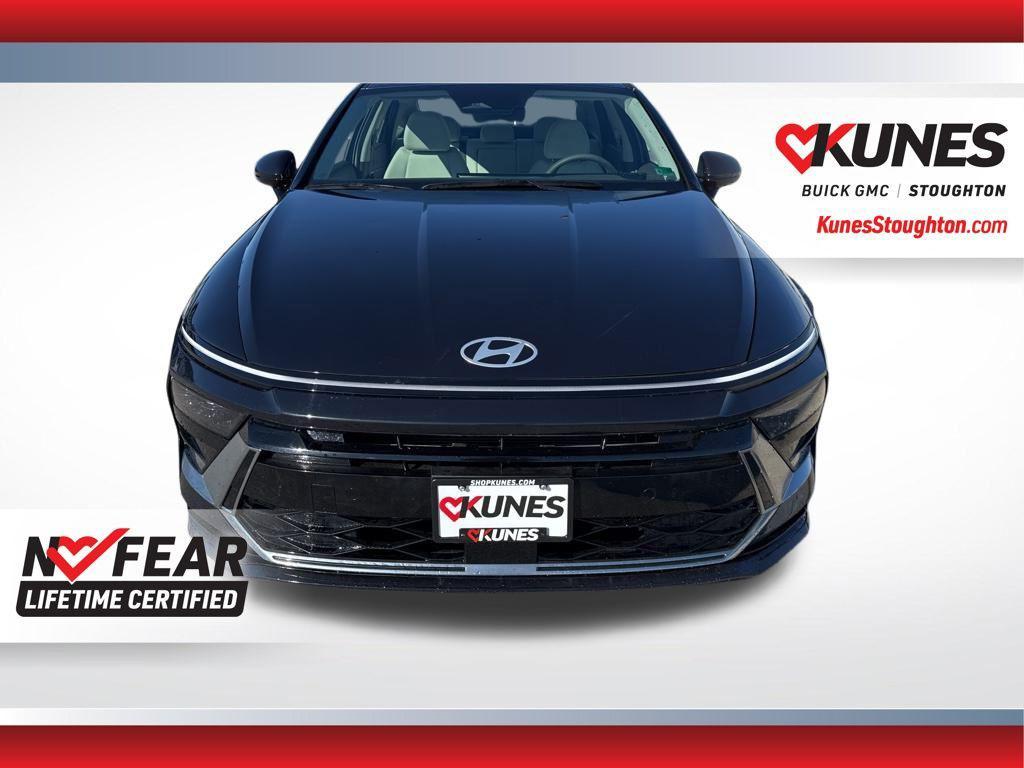 used 2025 Hyundai Sonata car, priced at $23,477