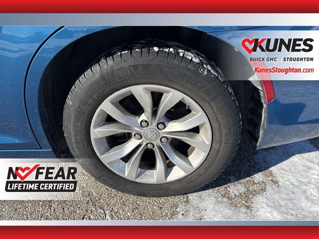 used 2022 Chrysler 300 car, priced at $22,977