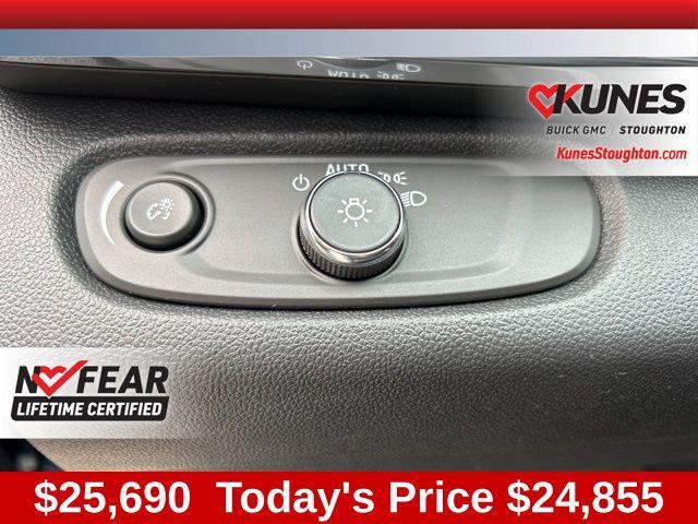 new 2025 Buick Envista car, priced at $24,855