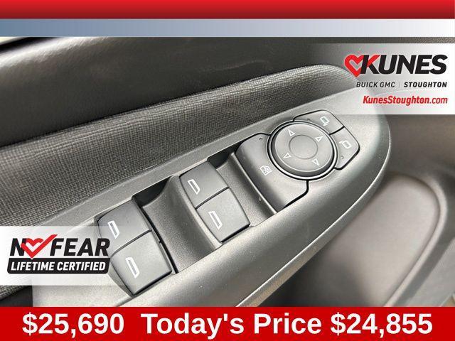 new 2025 Buick Envista car, priced at $24,855