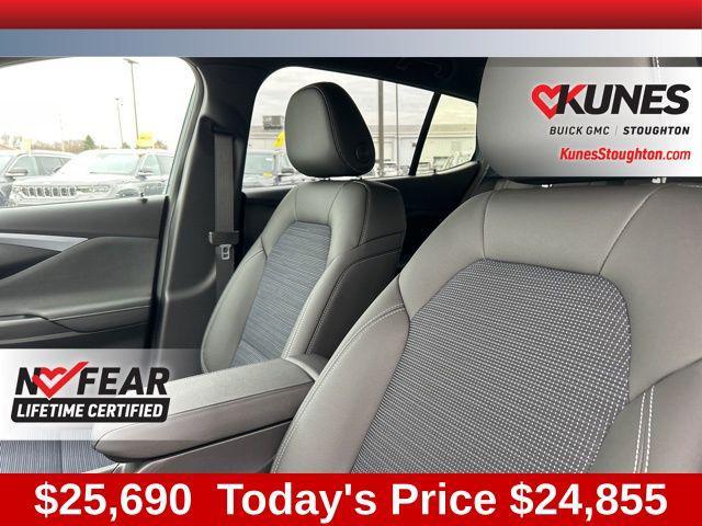 new 2025 Buick Envista car, priced at $24,855