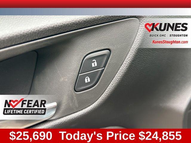 new 2025 Buick Envista car, priced at $24,855