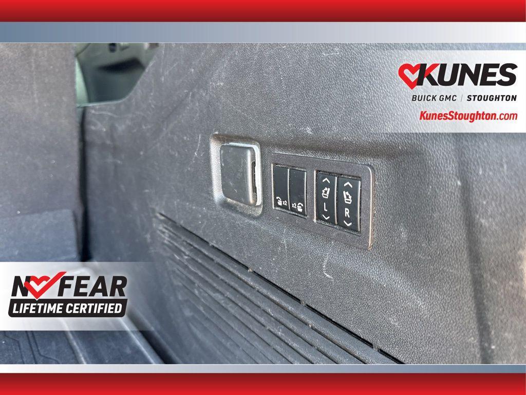 used 2023 GMC Yukon XL car, priced at $57,437
