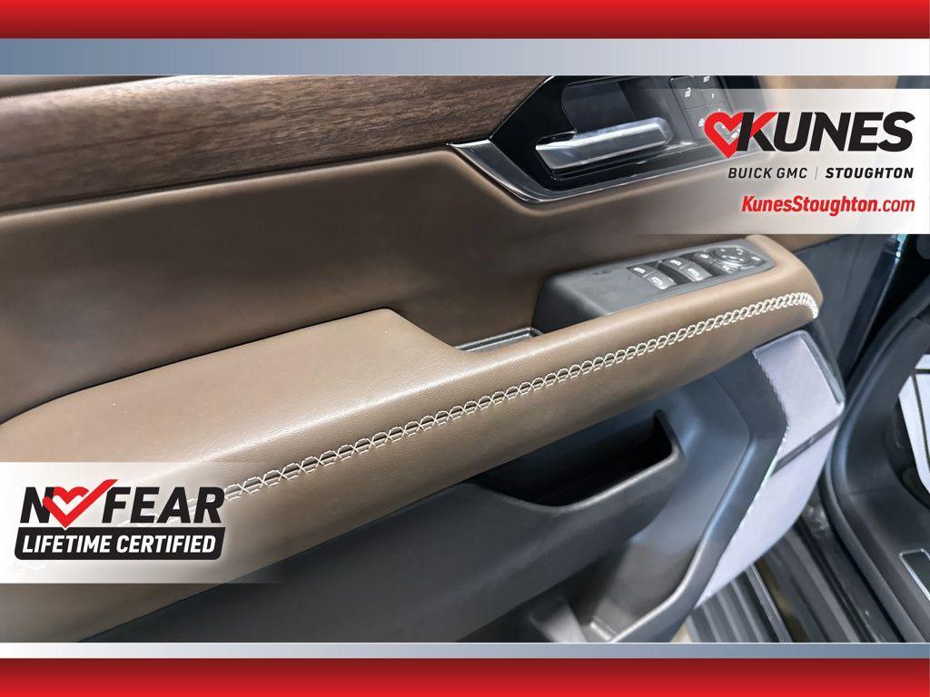 used 2025 GMC Yukon XL car, priced at $98,977