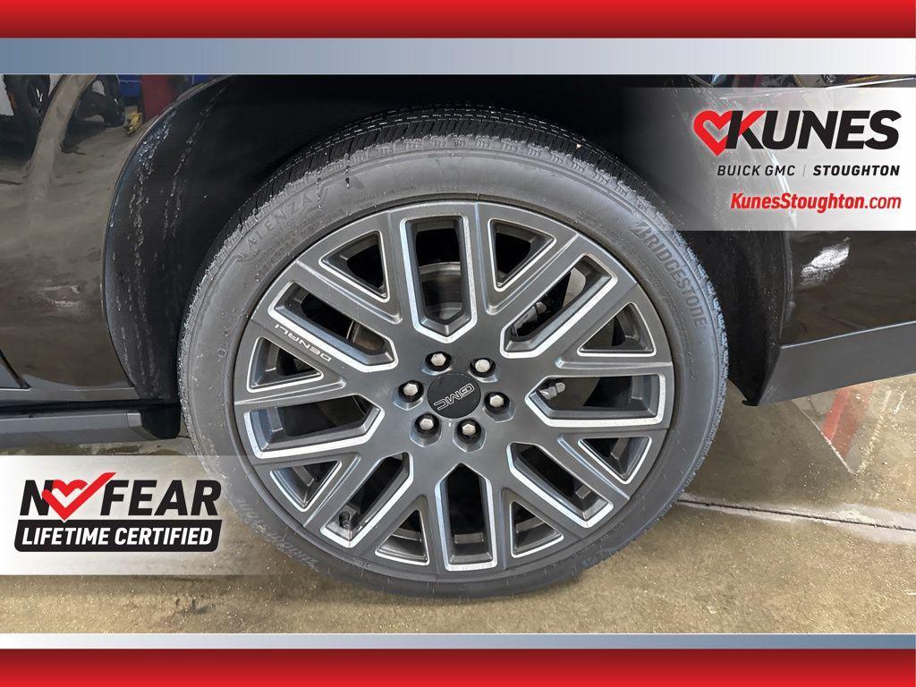 used 2025 GMC Yukon XL car, priced at $98,977