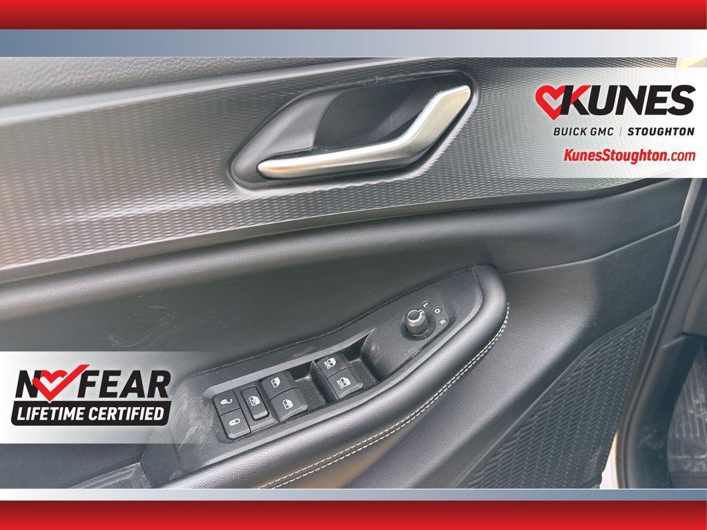 used 2023 Jeep Grand Cherokee L car, priced at $26,477