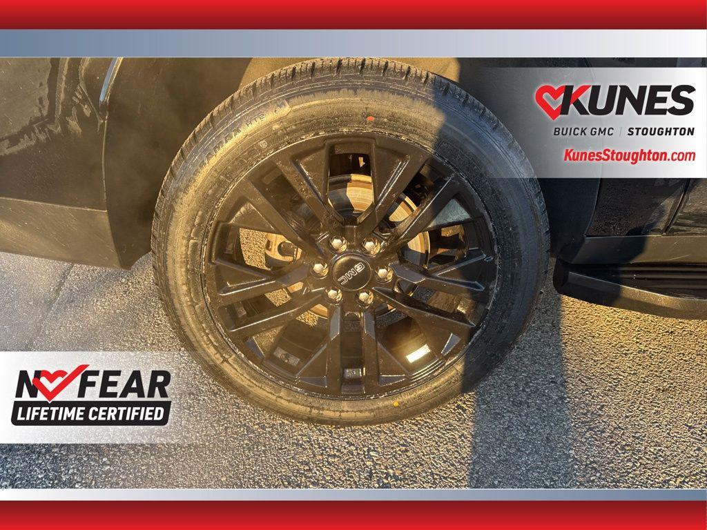 used 2023 GMC Yukon XL car, priced at $41,977