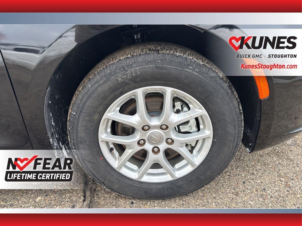 used 2025 Chrysler Pacifica car, priced at $32,977