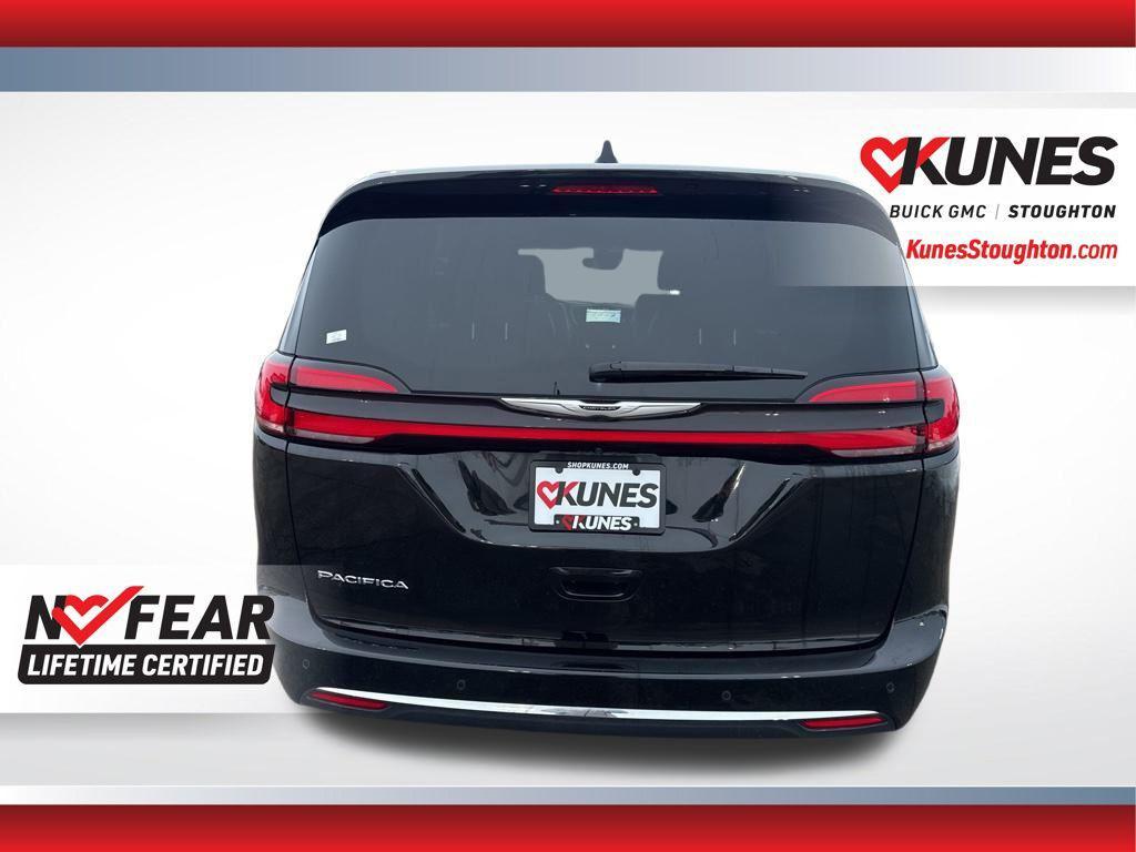 used 2025 Chrysler Pacifica car, priced at $32,977