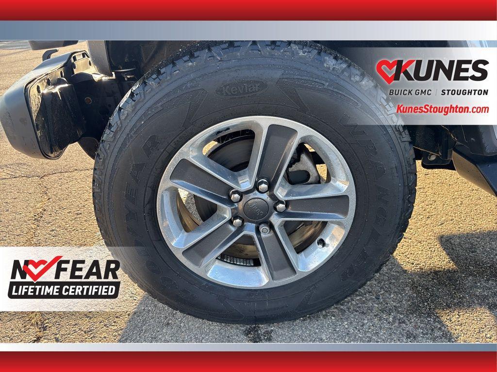 used 2021 Jeep Wrangler Unlimited car, priced at $29,477