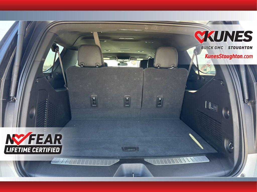 used 2025 GMC Yukon XL car, priced at $73,310