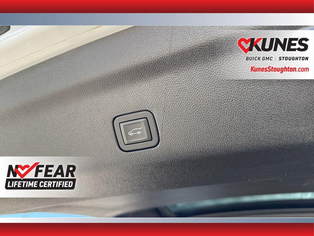 used 2025 GMC Yukon XL car, priced at $73,310