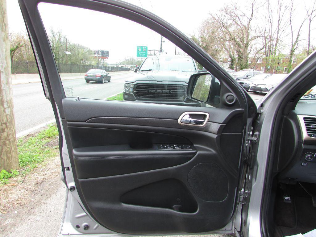 used 2016 Jeep Grand Cherokee car, priced at $9,495