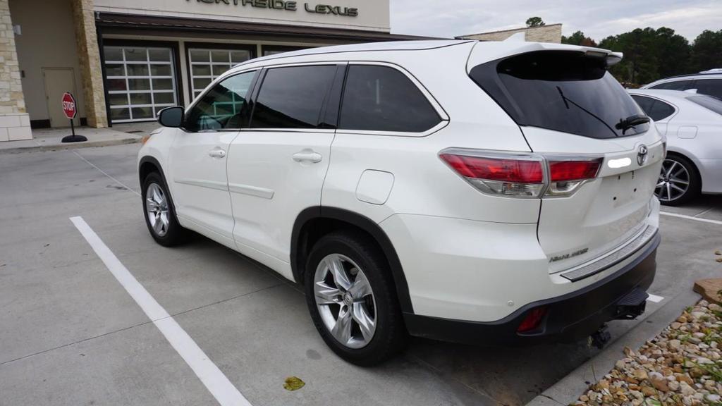 used 2015 Toyota Highlander car, priced at $20,656