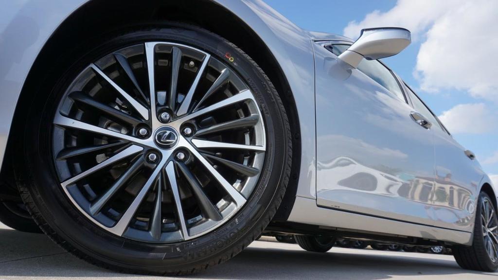 used 2024 Lexus ES 350 car, priced at $39,999