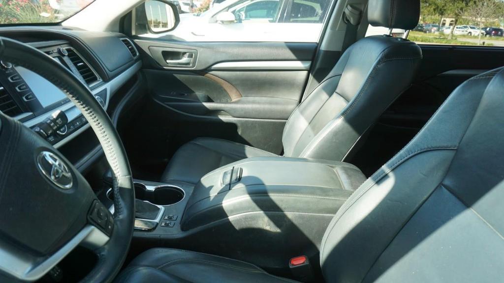used 2016 Toyota Highlander car, priced at $16,554