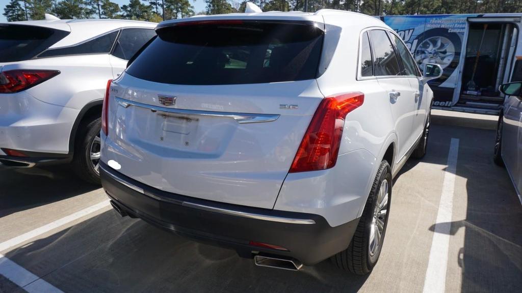 used 2018 Cadillac XT5 car, priced at $17,455