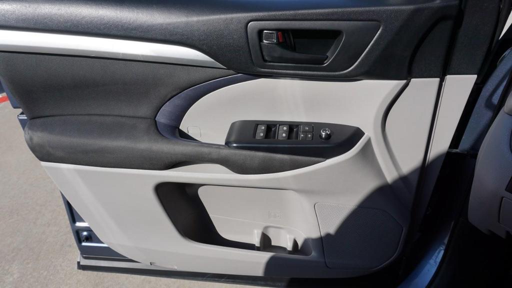 used 2017 Toyota Highlander car, priced at $15,861