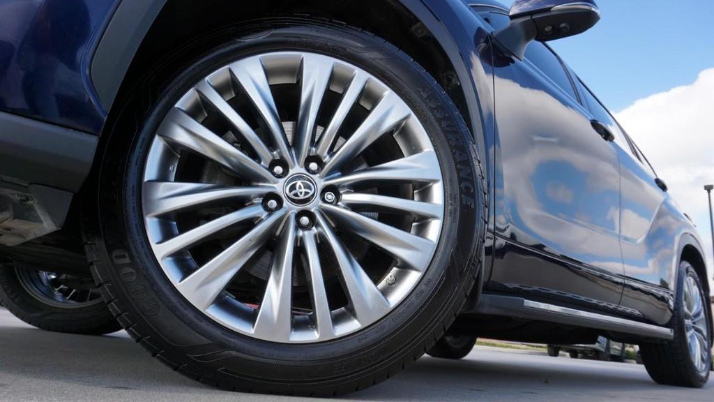 used 2024 Toyota Highlander car, priced at $42,956
