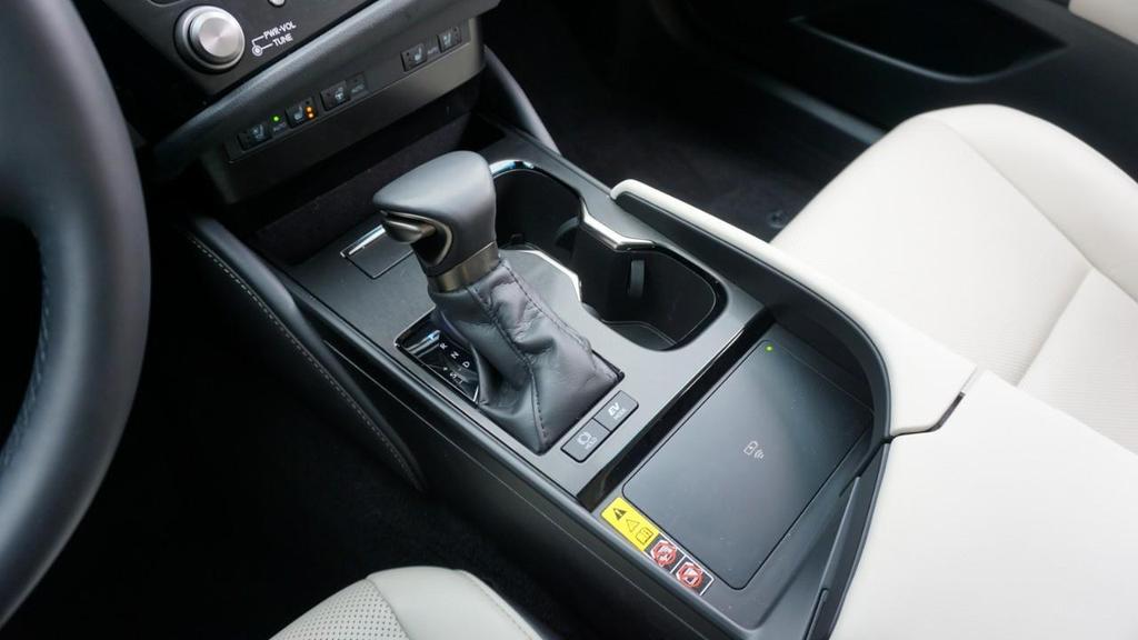 used 2025 Lexus ES 300h car, priced at $45,950