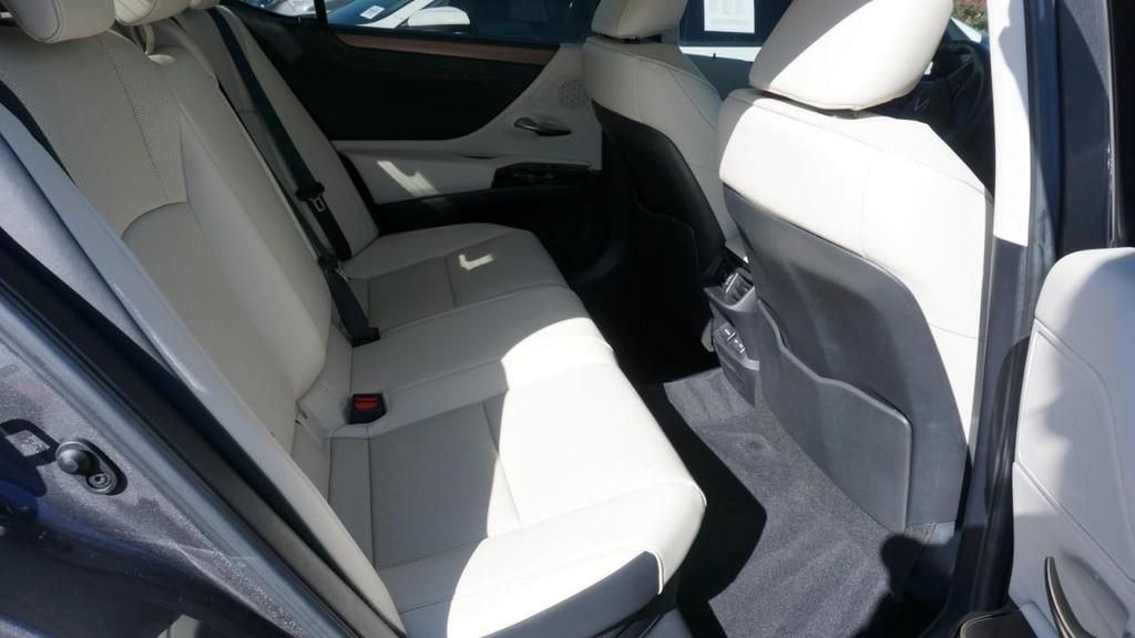 used 2025 Lexus ES 300h car, priced at $45,950