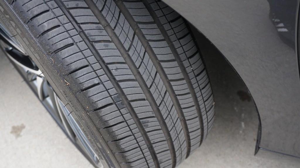 used 2025 Lexus ES 300h car, priced at $45,950