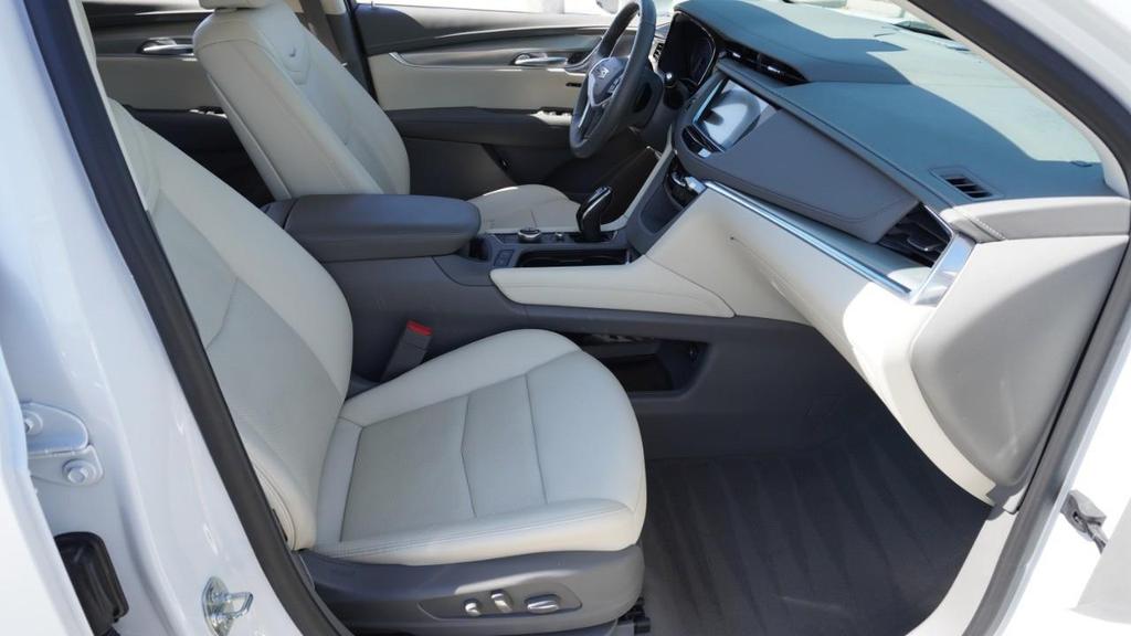 used 2020 Cadillac XT5 car, priced at $18,996