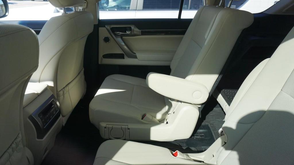 used 2023 Lexus GX 460 car, priced at $59,900