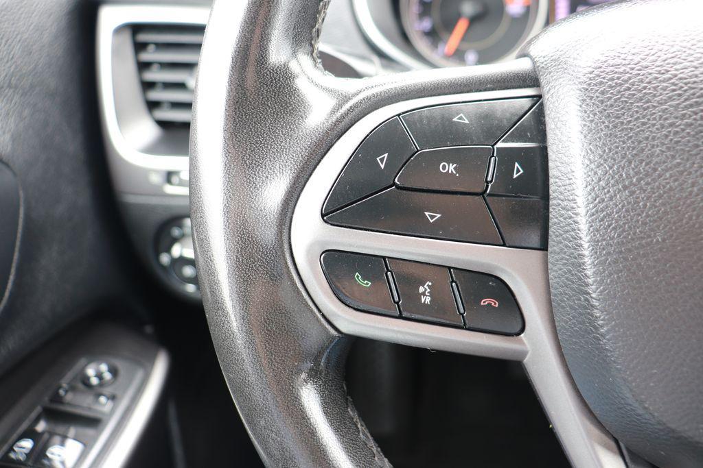 used 2020 Jeep Cherokee car, priced at $10,500