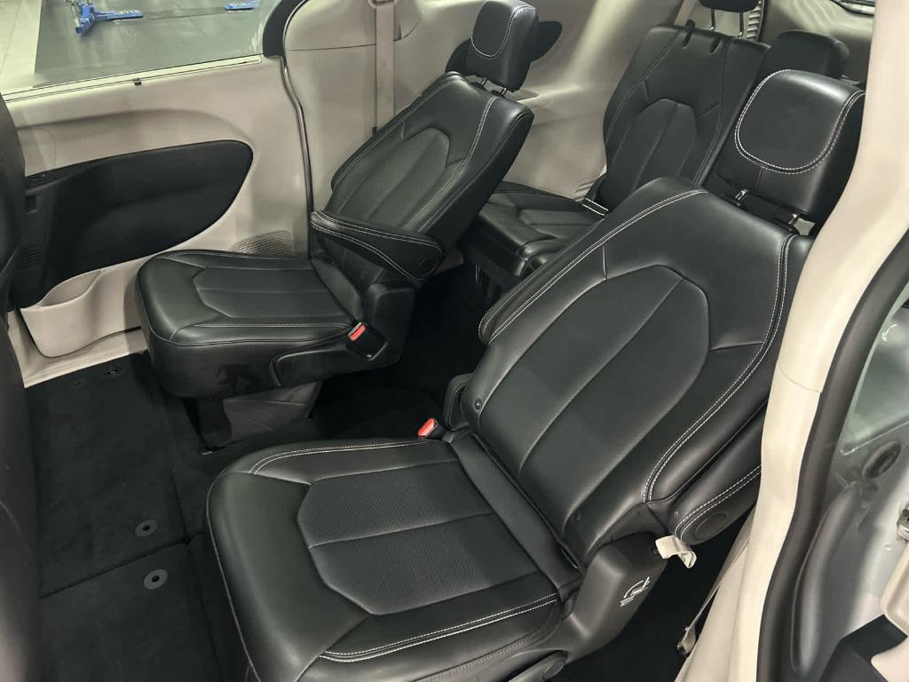 used 2024 Chrysler Pacifica car, priced at $25,985