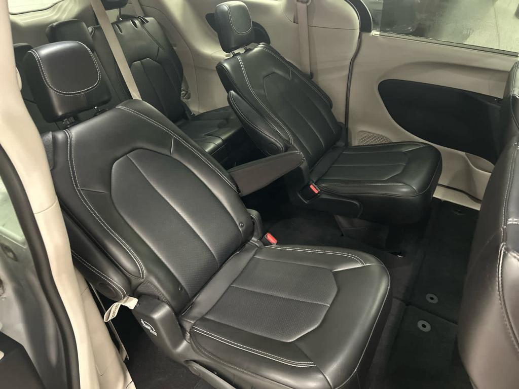 used 2024 Chrysler Pacifica car, priced at $25,985