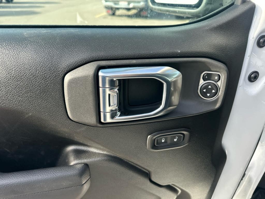 new 2026 Jeep Gladiator car, priced at $58,435