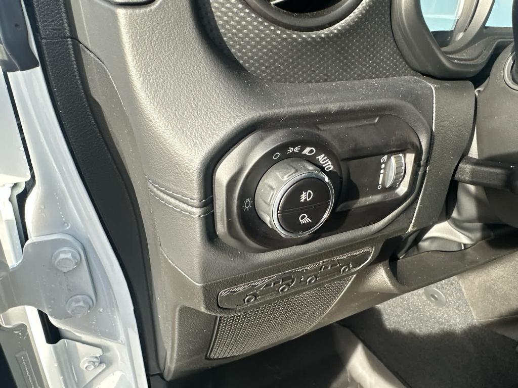 new 2026 Jeep Gladiator car, priced at $58,435