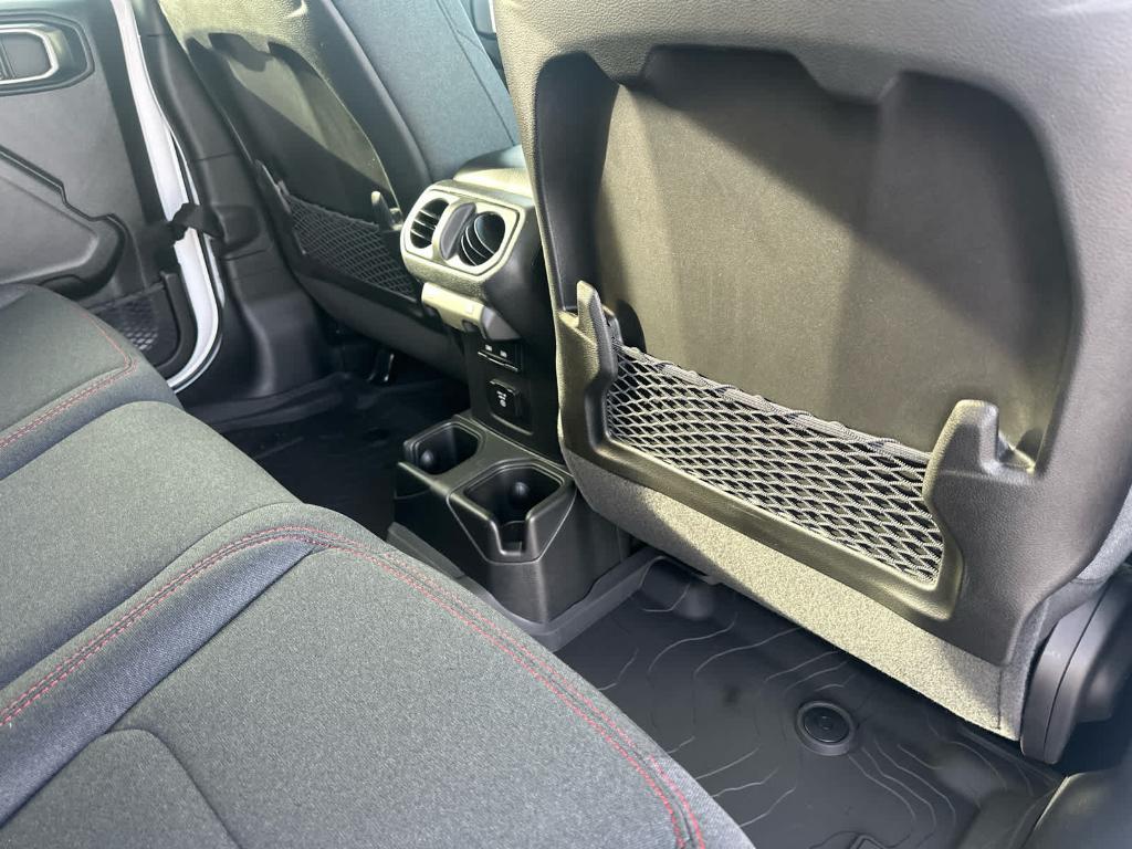 new 2026 Jeep Gladiator car, priced at $58,435