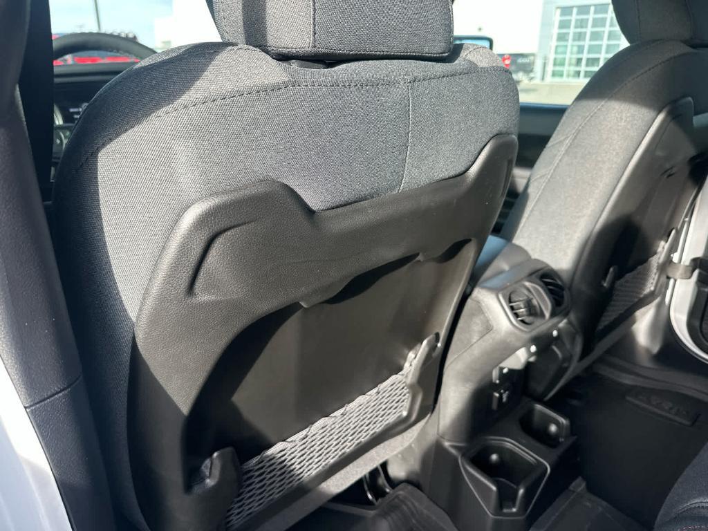 new 2026 Jeep Gladiator car, priced at $58,435